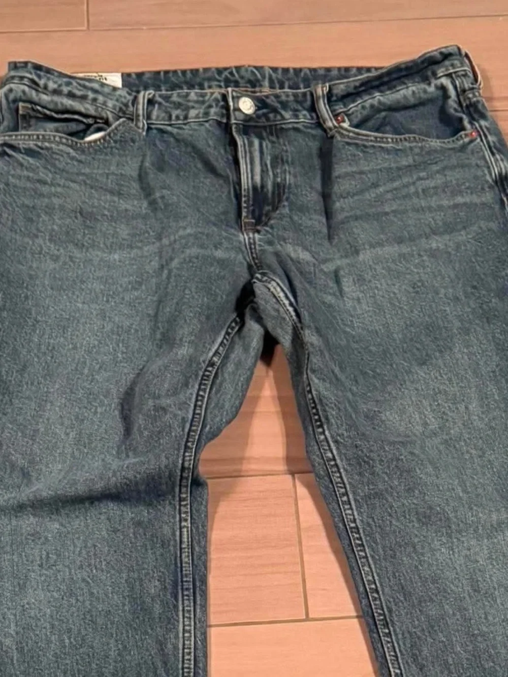 H&M Women's Straight Jeans in Medium Blue Wash 38x32